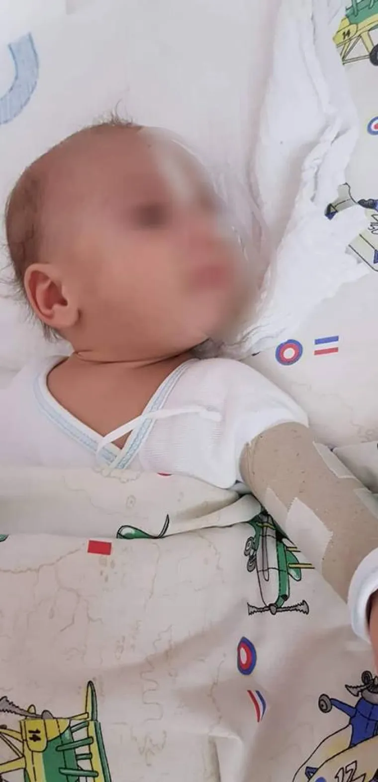 Fotografije beba &scaron;okirale javnost: 'Dijelovi tijela su im žive rane'; ravnateljica kaže: 'Prijete nam smrću'