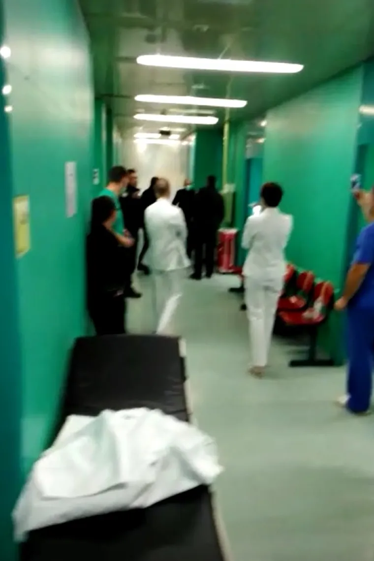 Nevjerojatni prizori iz KB Dubrava: Vatrogasnim aparatom demolirao ambulantu i napao osoblje