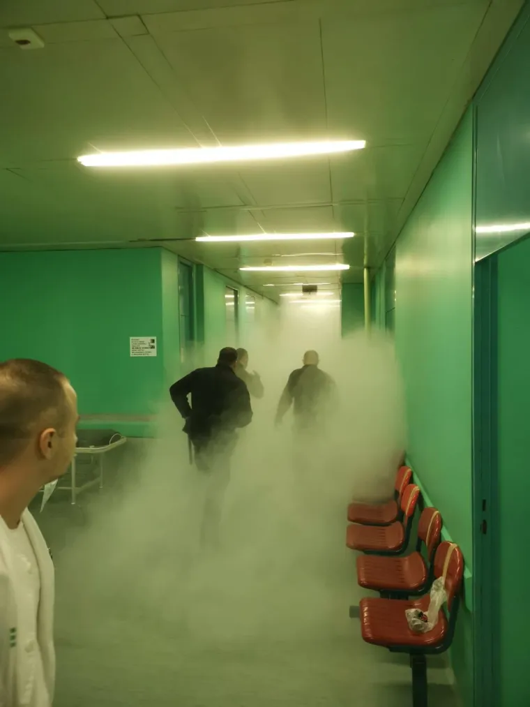 Nevjerojatni prizori iz KB Dubrava: Vatrogasnim aparatom demolirao ambulantu i napao osoblje