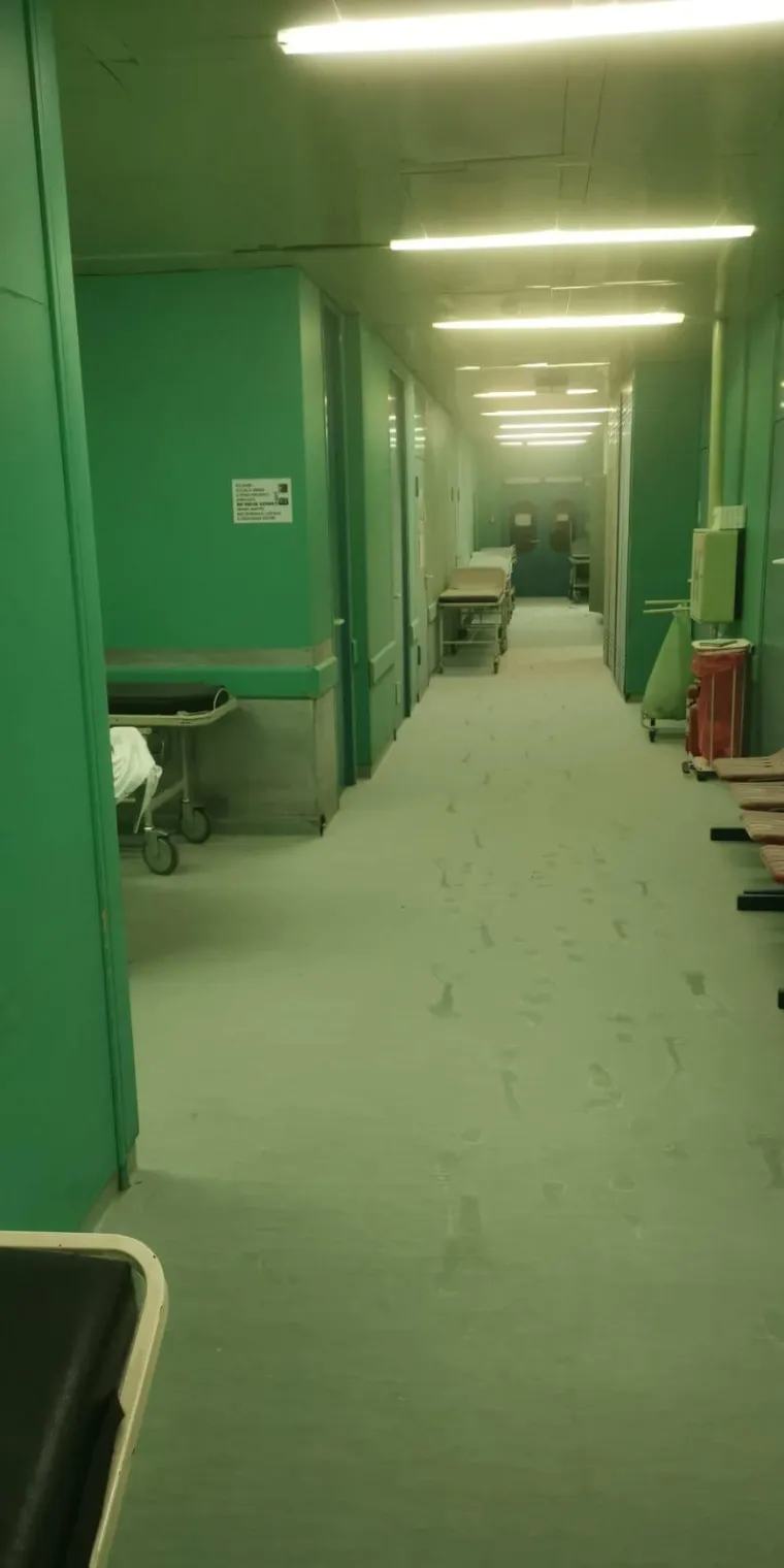 Nevjerojatni prizori iz KB Dubrava: Vatrogasnim aparatom demolirao ambulantu i napao osoblje