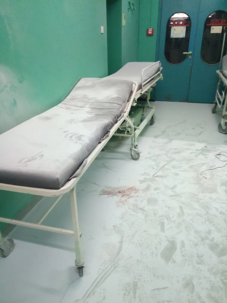 Nevjerojatni prizori iz KB Dubrava: Vatrogasnim aparatom demolirao ambulantu i napao osoblje