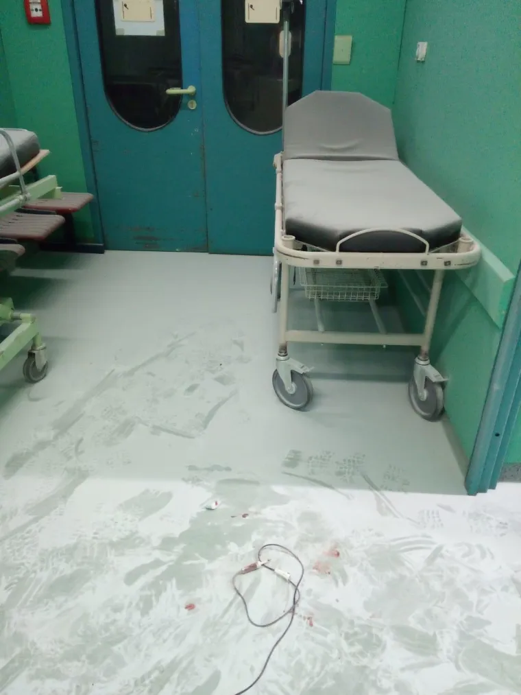 Nevjerojatni prizori iz KB Dubrava: Vatrogasnim aparatom demolirao ambulantu i napao osoblje