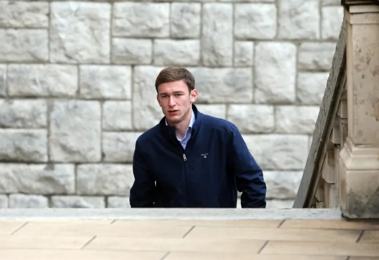 Lo&scaron;injaninu Ivanu Jeliću u Rijeci sude jer je navodno u telefonskom razgovoru prijetio premijeru i Vladi, odnosno tajnici premijera je kazao da će kupiti borbene avione, sru&scaron;iti Vladu i sve ih ubiti.