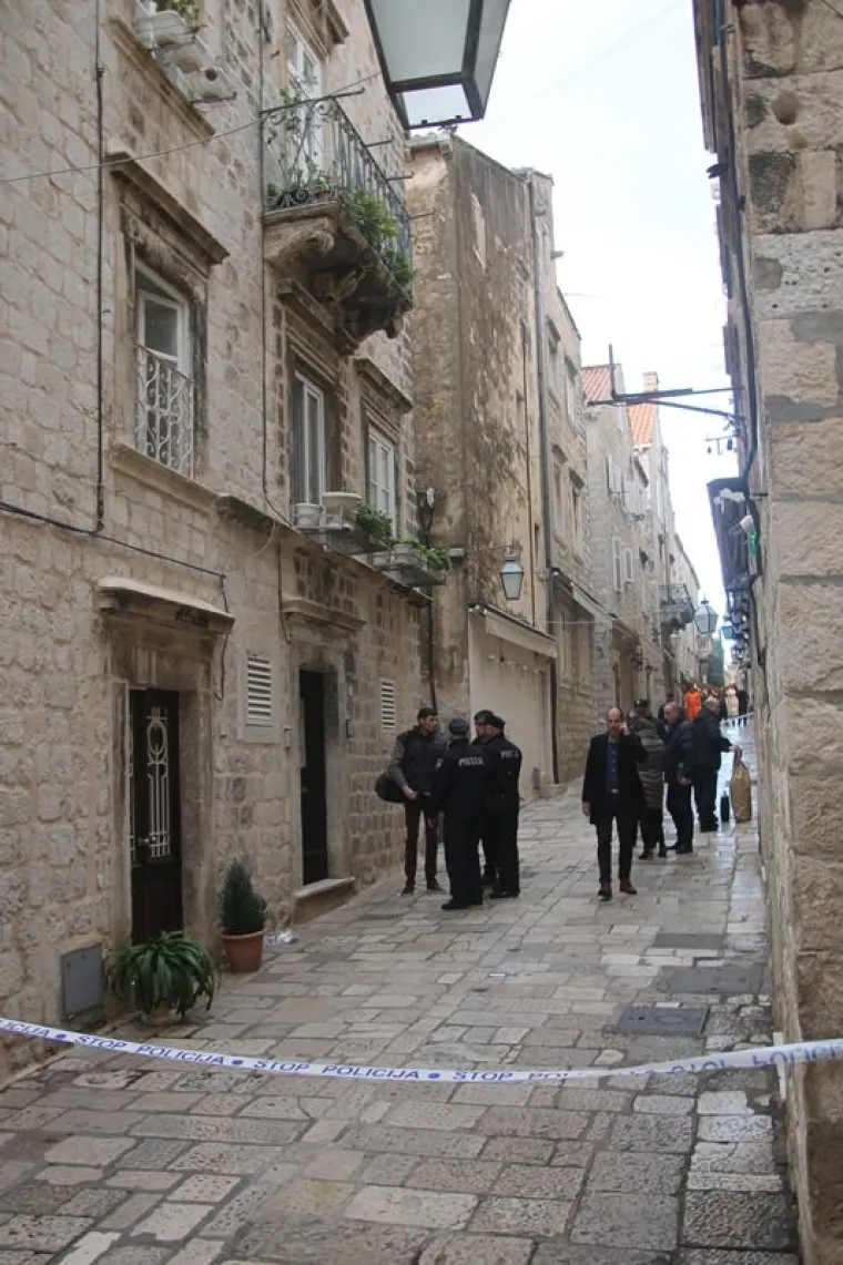 Pronađene tri mrtve osobe u stanu u centru Dubrovnika