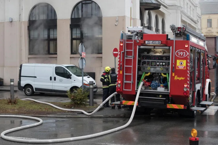 Buknuo požar u podrumu hotela Esplanade u Zagrebu