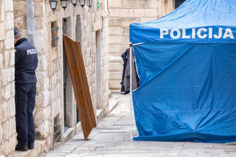 Dubrovnik: Tijela ubijenih nakon policijskog očevida prevezena kombijima