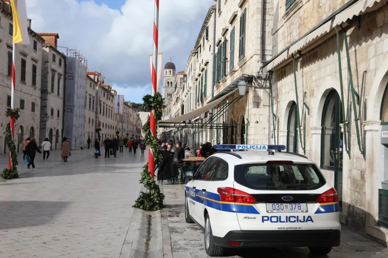 STRAVA USRED DUBROVNIKA: Prizori očevida na mjestu gdje je pronađeno troje mrtvih