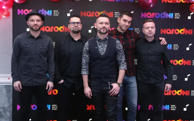 FRANKA I GORANOVA NIVES ZAVODLJIVE U PLAVOM: Pobjednica Nina Badrić zbog bolesti nije preuzela nagradu