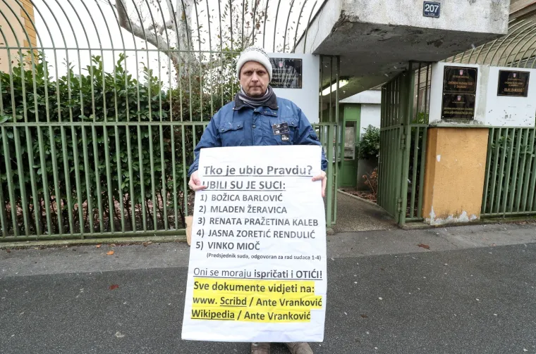 'Tko je ubio pravdu? UBILI SU JE SUCI': Prosvjeduje glađu ispred Općinskog suda u Ilici