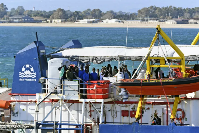 Migranti se iskrcali u Italiji: Rim ih i dalje ne želi primati