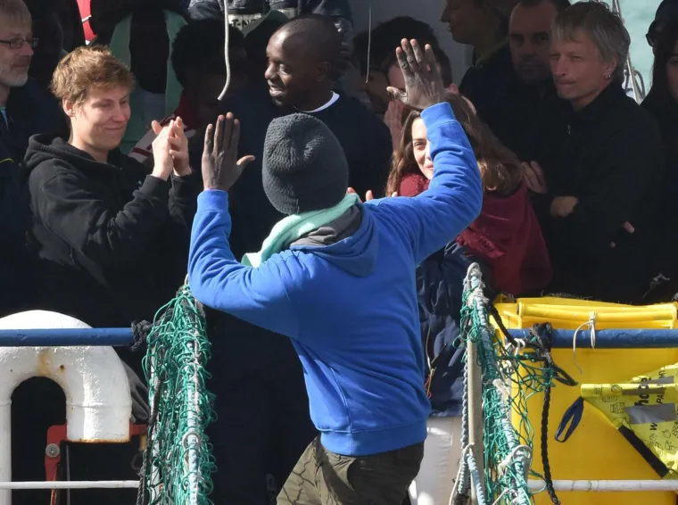 Migranti se iskrcali u Italiji: Rim ih i dalje ne želi primati