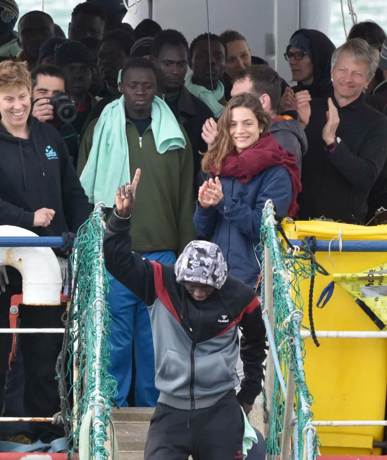 Migranti se iskrcali u Italiji: Rim ih i dalje ne želi primati