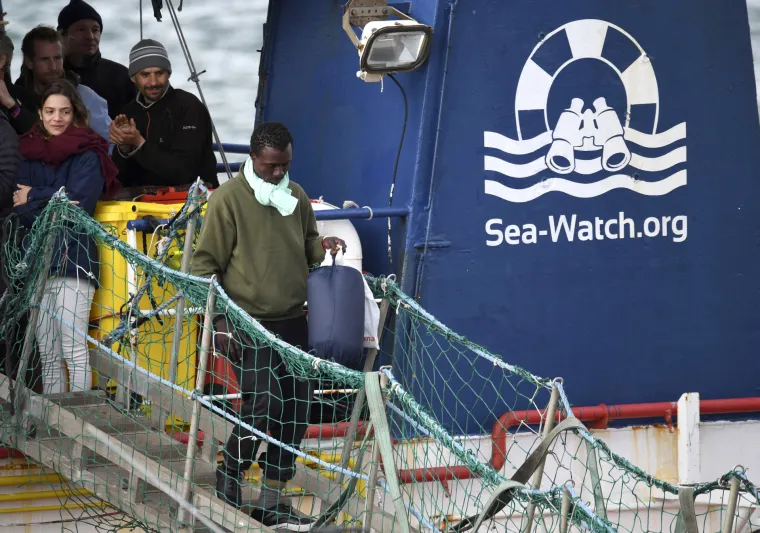 Migranti se iskrcali u Italiji: Rim ih i dalje ne želi primati