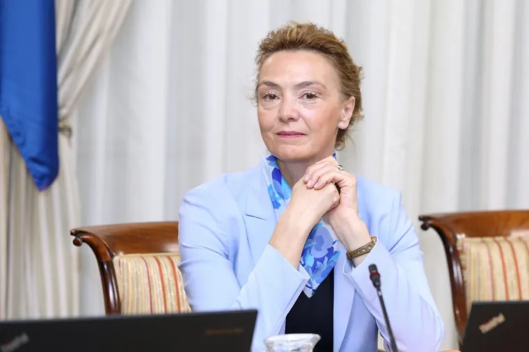 Potpredsjednica Vlade te ministrica vanjskih i europskih poslova, Marija Pejčinović Burić, magistrica europskih znanosti, 19.342 kune (udana, ima djecu, prebivali&scaron;te u Zagrebu)