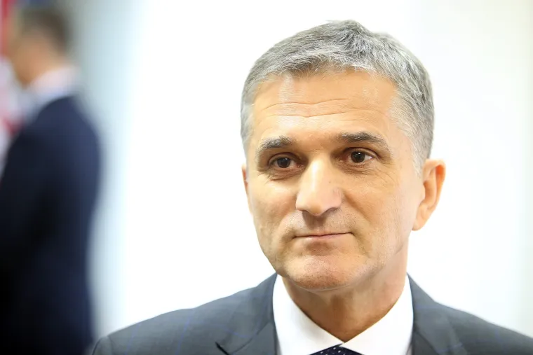 Ministar državne ekonomije, Goran Marić, doktor ekonomije, 17.480 kuna (oženjen, ima djecu, prebivali&scaron;te u Zagrebu), plus 60.000 kuna jednokratno od primitaka koje se ne smatra dohotkom