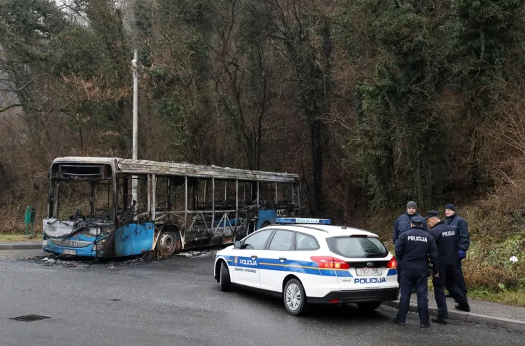 Na Šestinama izgorio ZET-ov autobus