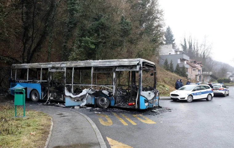 Na Šestinama izgorio ZET-ov autobus
