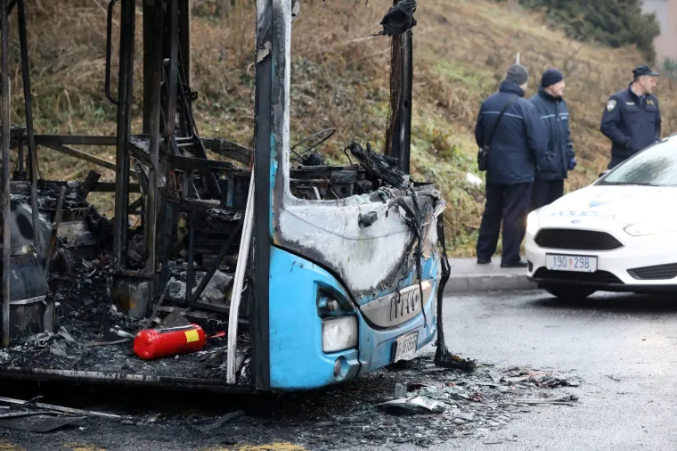 Na Šestinama izgorio ZET-ov autobus