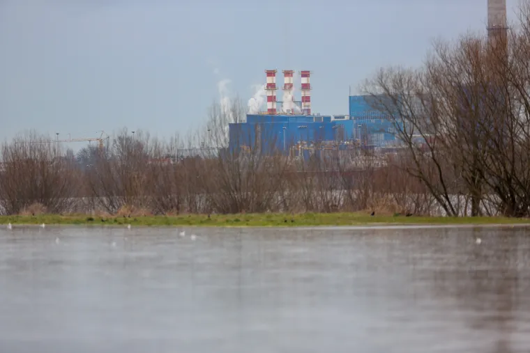 Nabujala Sava izlila se iz korita, prijeti nam i vodeni val iz Slovenije!