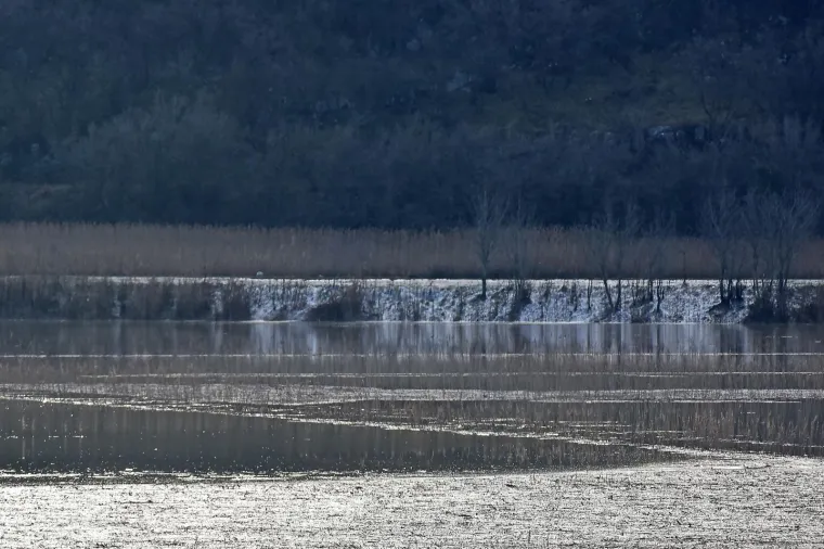Veliki dijelovi poljoprivrednih povr&scaron;ina ra&scaron;ke doline pod vodom, na jednom dijelu puknuo nasip!