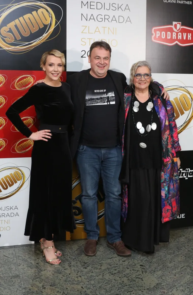 LEGENDARNA MILA 'UBILA' U MINICI KOJA BI TREBALA BITI ILEGALNA: Glave su se okretale i za ljepoticama Frankom i Miom Kovačić