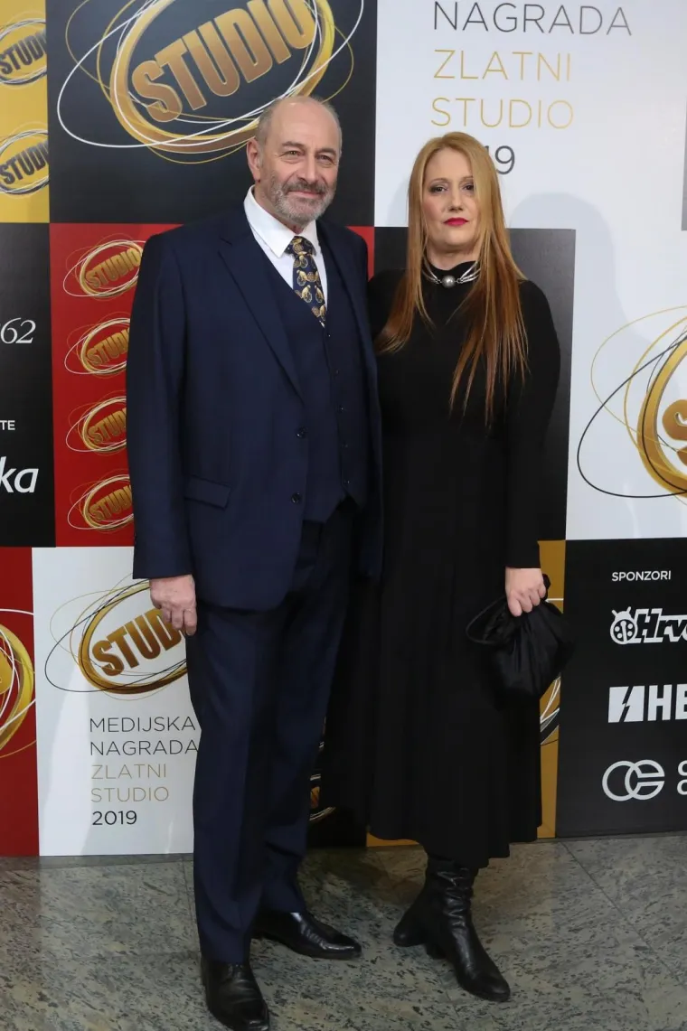 LEGENDARNA MILA 'UBILA' U MINICI KOJA BI TREBALA BITI ILEGALNA: Glave su se okretale i za ljepoticama Frankom i Miom Kovačić