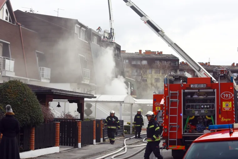 Veliki požar u Zagrebu: Pogledajte intervenciju vatrogasaca