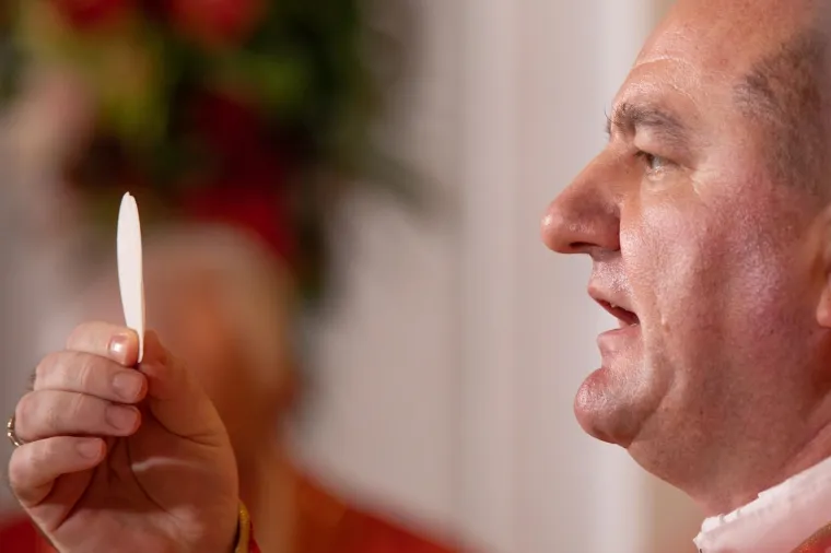 Biskup kritizirao ispred državnog vrha: 'Sekularizam je u&scaron;ao u kuće, a s vjernicima se izruguje i &scaron;ali'