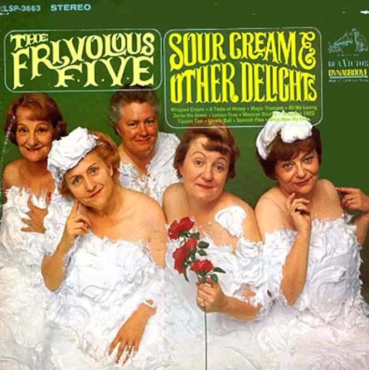 20 covera albuma koji će vas natjerati da kažete 'Ko vam je ovo radijo majketi?'