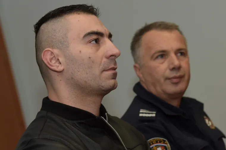 Obitelj žrtve &scaron;okirana: Pogledajte kako je Darko Kovačević u sudnici dočekao izlazak iz pritvora