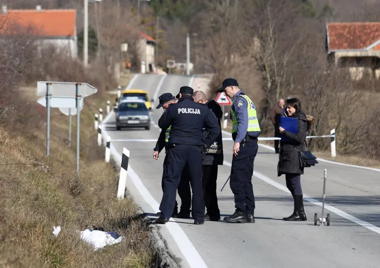 Kosovo: U naletu automobila poginula pje&scaron;akinja