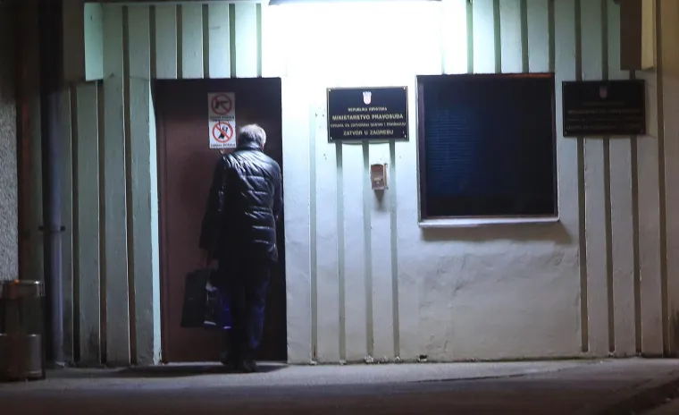 Željko Dolački u večernjim satima je došao zatvor u Remetincu i predao se policiji nakon što je više od dva dana bio nedostupan policiji.