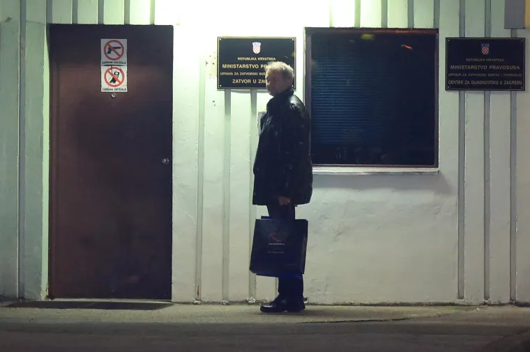 Željko Dolački u večernjim satima je došao zatvor u Remetincu i predao se policiji nakon što je više od dva dana bio nedostupan policiji.