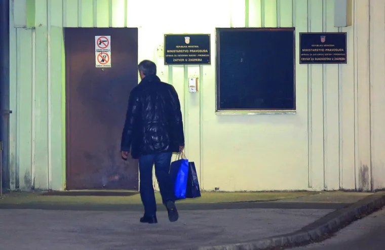 Željko Dolački u večernjim satima je do&scaron;ao zatvor u Remetincu i predao se policiji nakon &scaron;to je vi&scaron;e od dva dana bio nedostupan policiji.