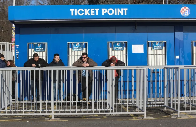 Počinje europsko proljeće: Dinamovi navijači u velikim redovima čekaju ulaznice za Viktoriju Plzen