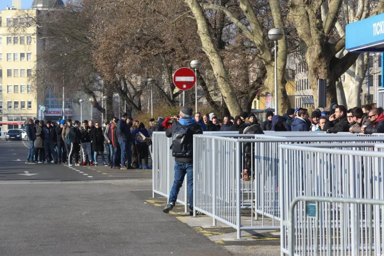 ZAGREB TRESE NAVIJAČKA GROZNICA: Traži se karta vi&scaron;e za za povijesnu utakmicu na Maksimiru