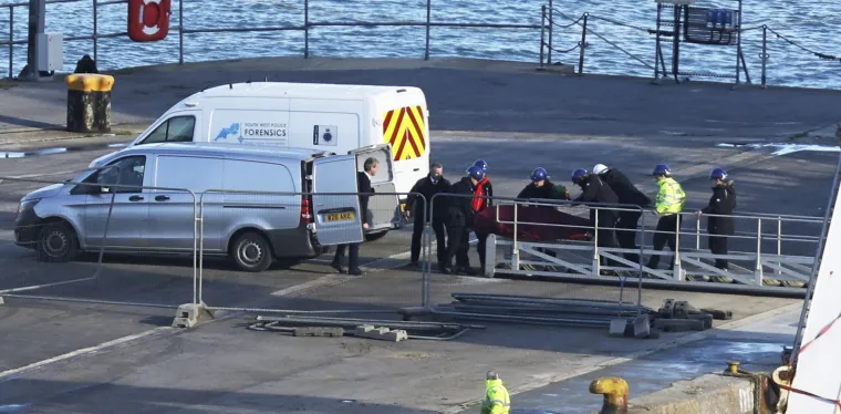 Velika spasilačka akcija: Pogledajte kako je izgledalo izvlačenje tijela Emiliana Sale iz potonulog aviona