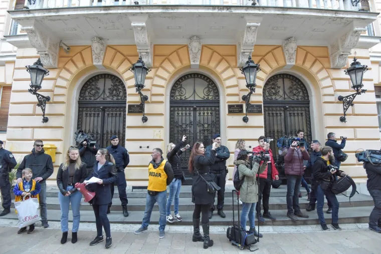 Nezadovoljni građani iza&scaron;li na ulice: 'Želimo prozvati vlast da promjeni zakon'