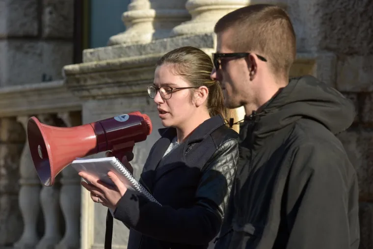 ZADRANI PROSVJEDALI ZBOG PUŠTANJA DARUVARCA NA SLOBODU: Protive se nasilju nad ženama