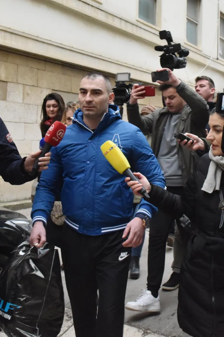 Pogledajte kako je Daruvarac napustio istražni zatvor s vrećicom: 'Neću bježati iz Zadra'