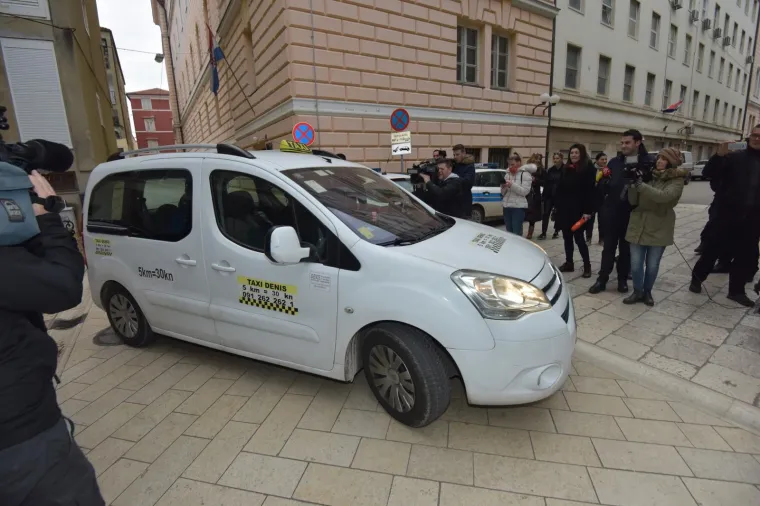 DARUVARAC NA SLOBODI: Pogledajte trenutke izlaska Darka Kovačevića iz pritvora