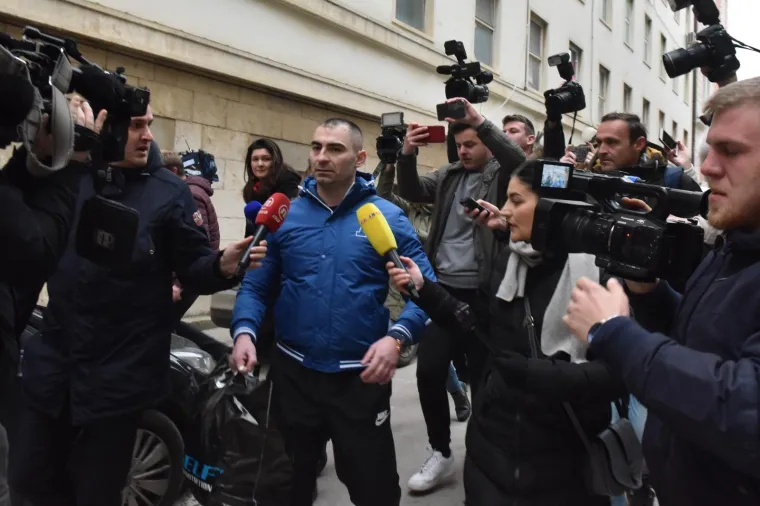 DARUVARAC NA SLOBODI: Pogledajte trenutke izlaska Darka Kovačevića iz pritvora