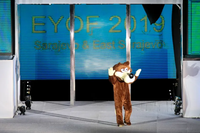 Legendarni Vučko bio je najveća zvijezda na otvorenju Europskog olimpijskog festivala za mlade