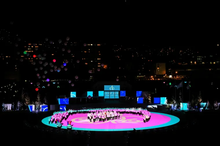 Legendarni Vučko bio je najveća zvijezda na otvorenju Europskog olimpijskog festivala za mlade