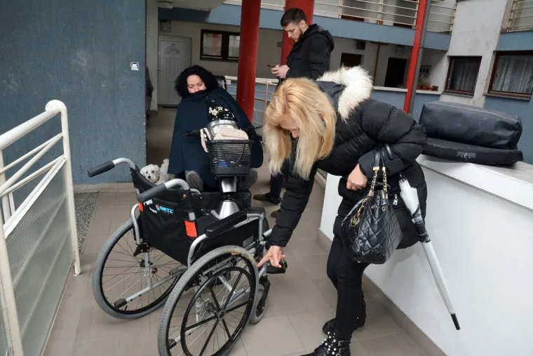 Užas u Slavonskom Brodu: Kristini vandali i o&scaron;tetili ivalidska kolica