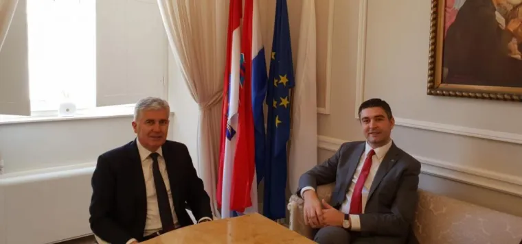 Dragan Čović naljutio Dubrovčane: Pogledajte kako se parkirao u centru grada!