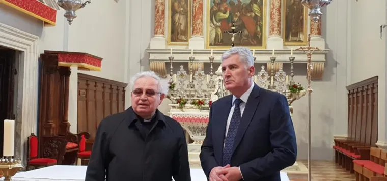 Dragan Čović naljutio Dubrovčane: Pogledajte kako se parkirao u centru grada!