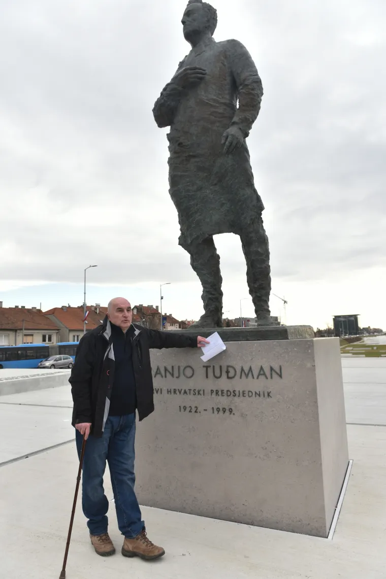 Dobio zabranu prilaska Tuđmanu pa odmah oti&scaron;ao tamo, dočekala ga policija