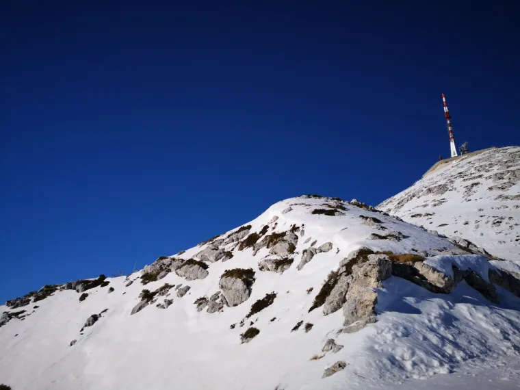 Upla&scaron;en zvao u pomoć: Na snijegom zatrpano Biokovo krenuo u - tenisicama!