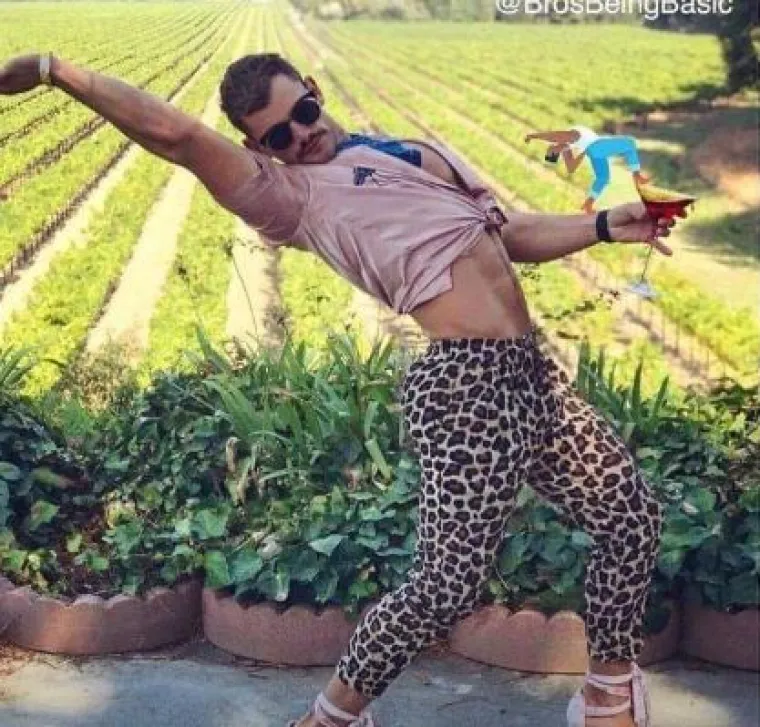 Žene na jedan dan: Da je baba mu&scaron;ko, ovako bi se slikala za Instagram (20 slika)